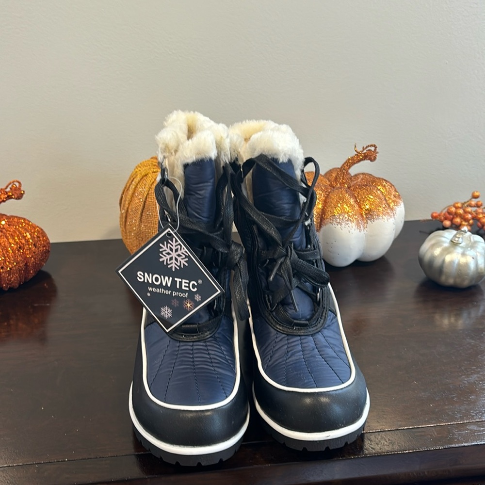 Navy snow boots!